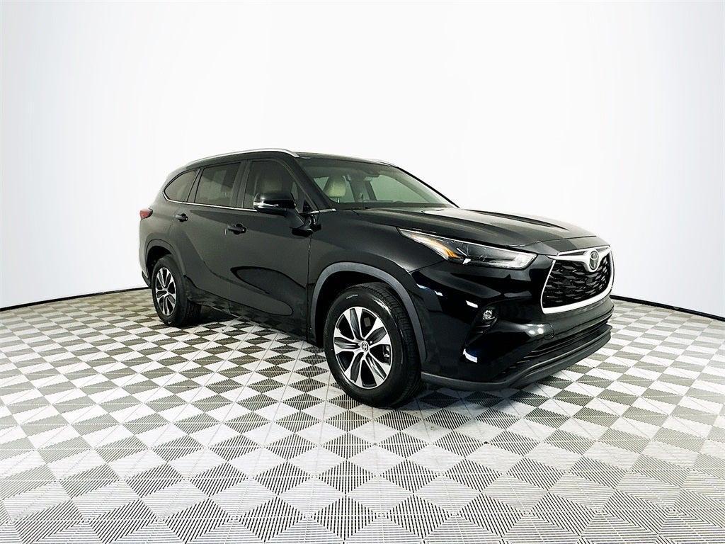 used 2023 Toyota Highlander car, priced at $37,995
