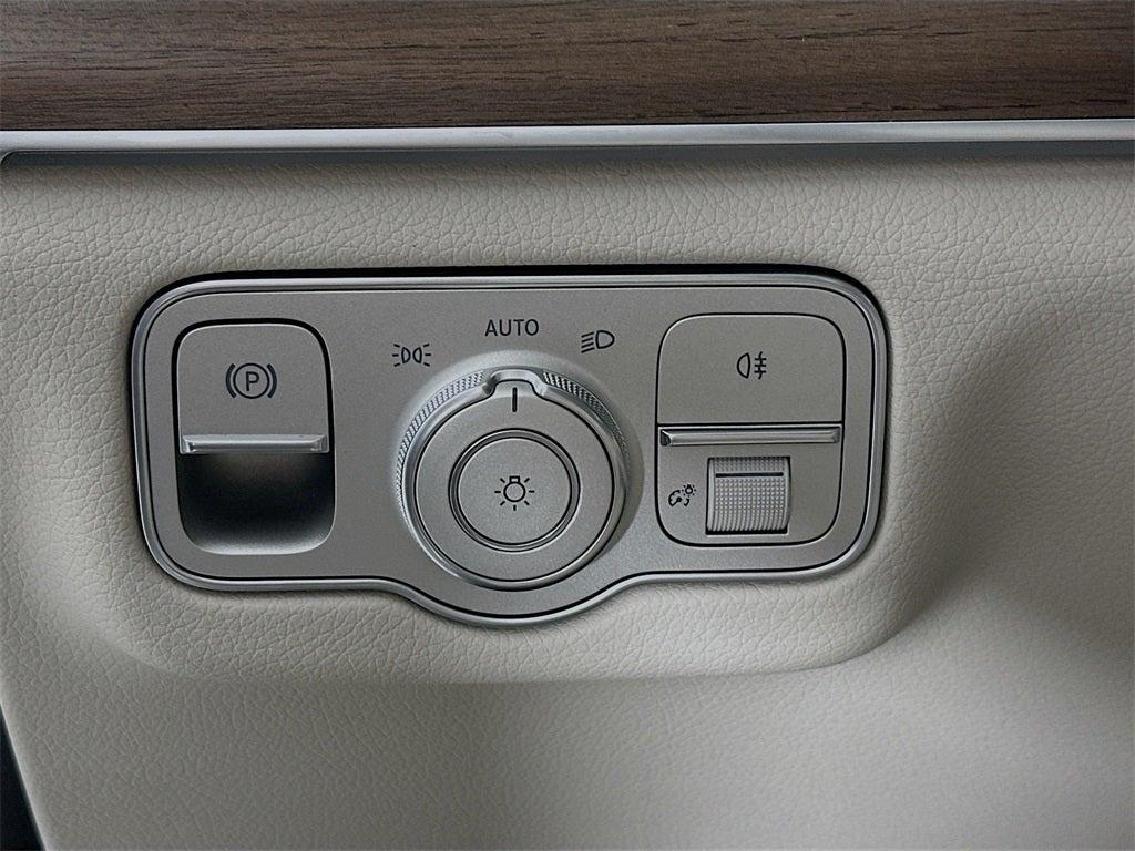 new 2026 Mercedes-Benz GLS 450 car, priced at $109,030