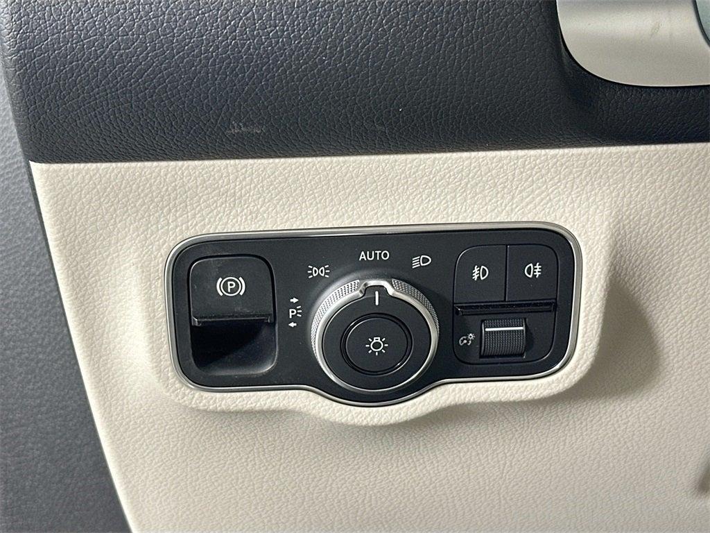 new 2025 Mercedes-Benz GLB 250 car, priced at $49,535