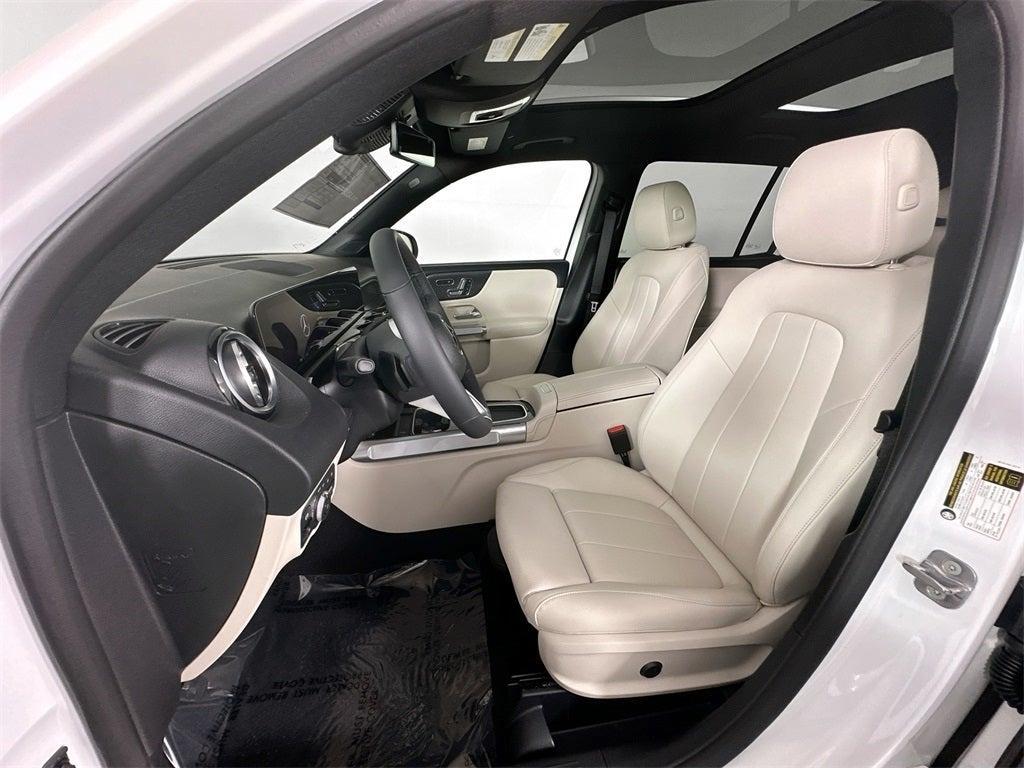 new 2025 Mercedes-Benz GLB 250 car, priced at $48,645