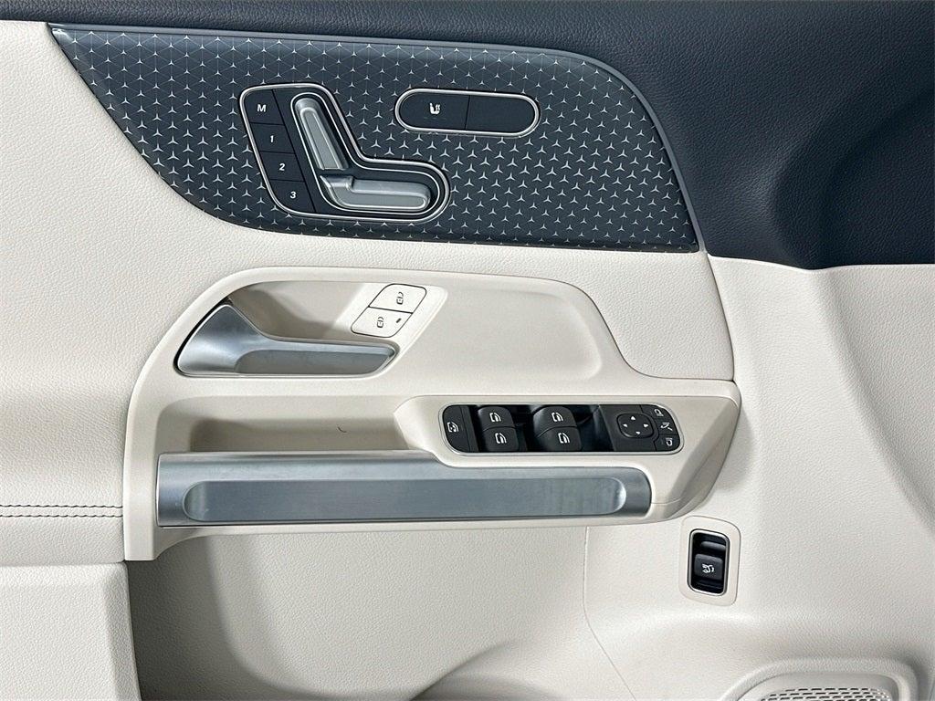 new 2025 Mercedes-Benz GLB 250 car, priced at $48,645