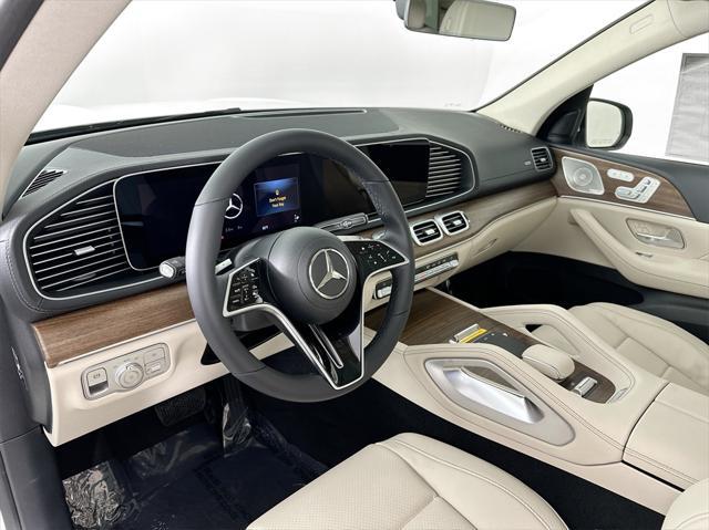 new 2025 Mercedes-Benz GLS 450 car, priced at $93,175