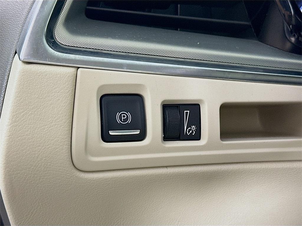 used 2017 Cadillac XT5 car, priced at $14,995