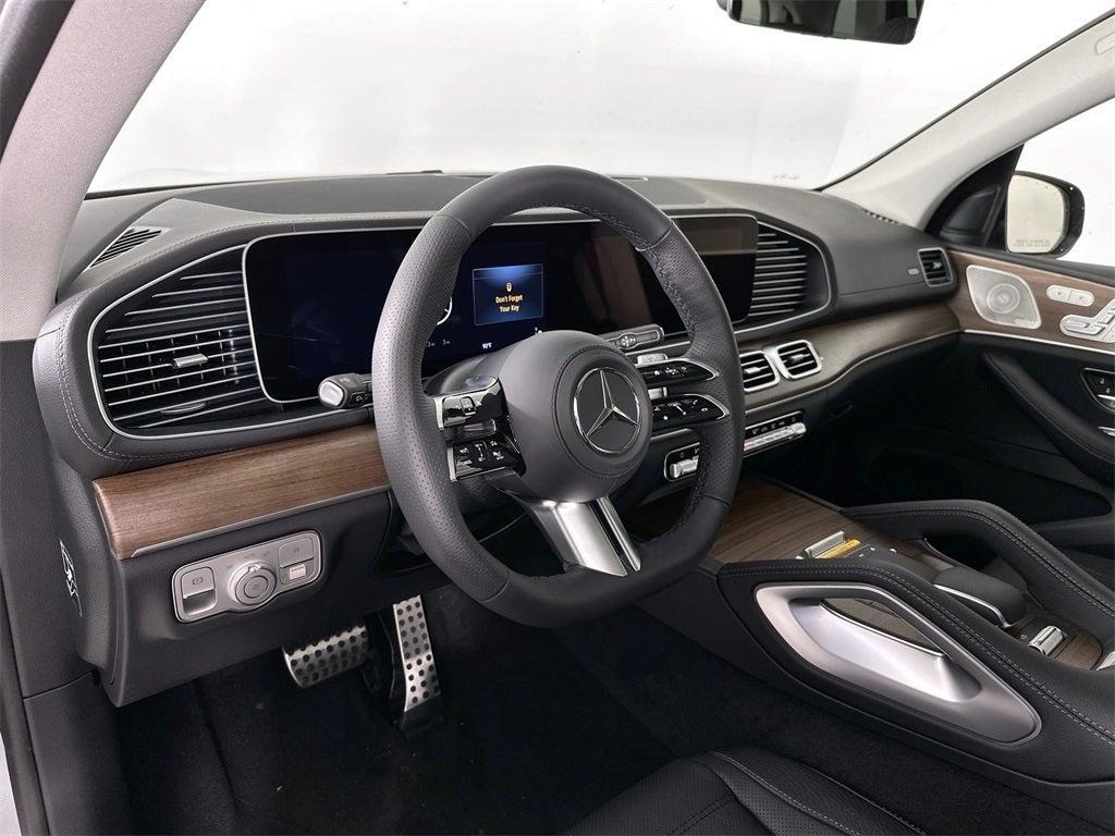 new 2025 Mercedes-Benz GLS 450 car, priced at $103,400