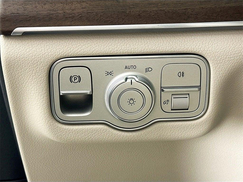 new 2025 Mercedes-Benz GLS 450 car, priced at $91,775