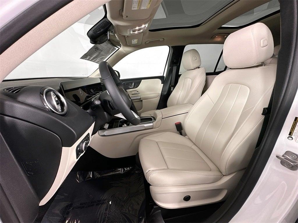 new 2025 Mercedes-Benz GLB 250 car, priced at $48,645