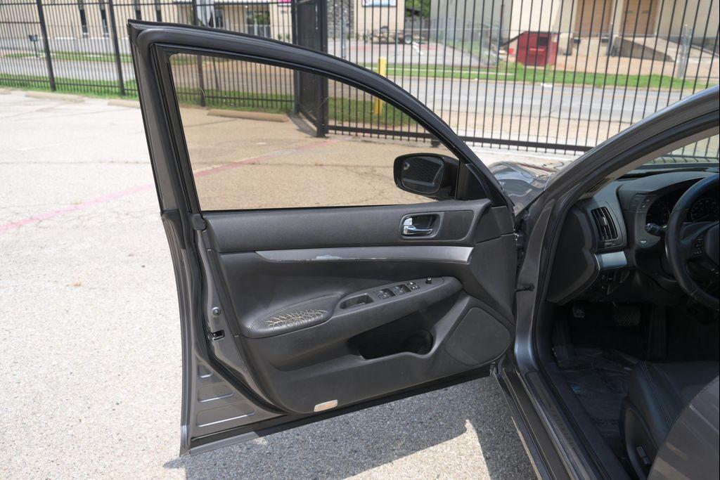 used 2011 INFINITI G25 car, priced at $7,995