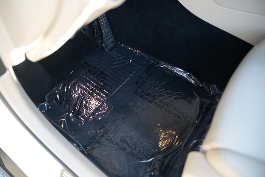 used 2021 Mercedes-Benz GLC 300 car, priced at $25,995