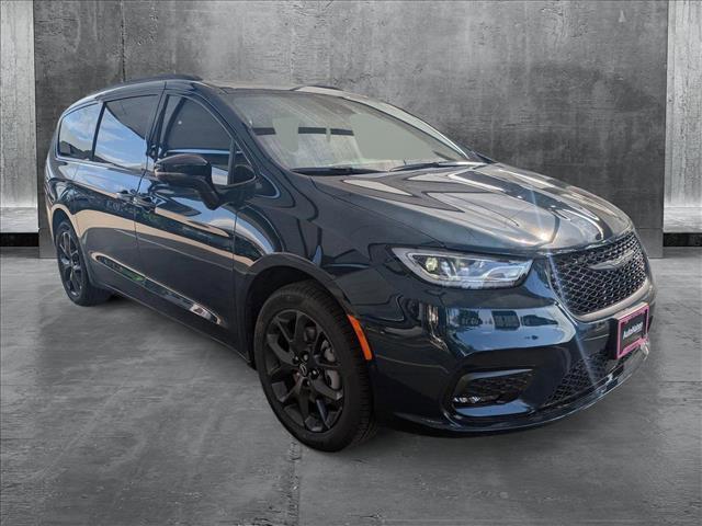 new 2025 Chrysler Pacifica car, priced at $53,181