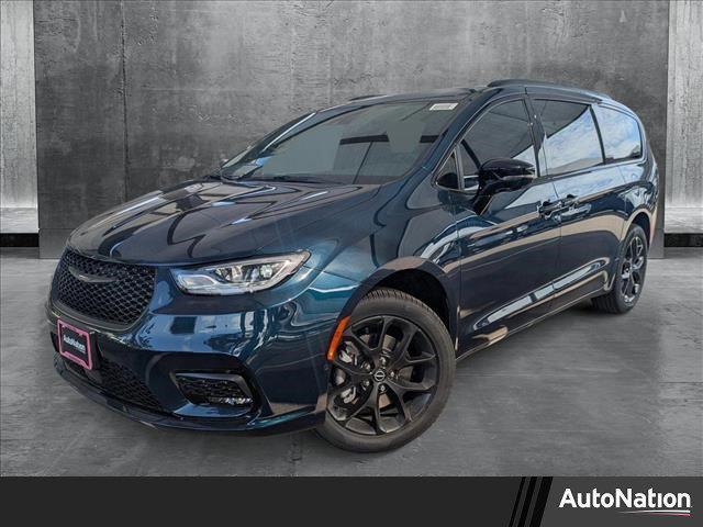 new 2025 Chrysler Pacifica car, priced at $53,181