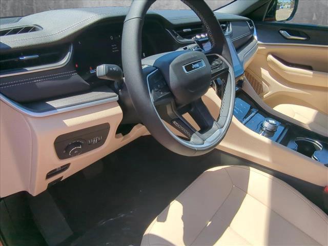 new 2025 Jeep Grand Cherokee car, priced at $49,734
