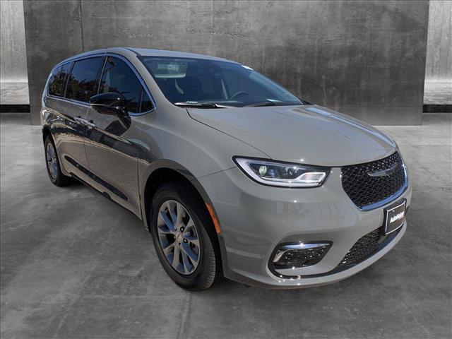 new 2024 Chrysler Pacifica car, priced at $49,229