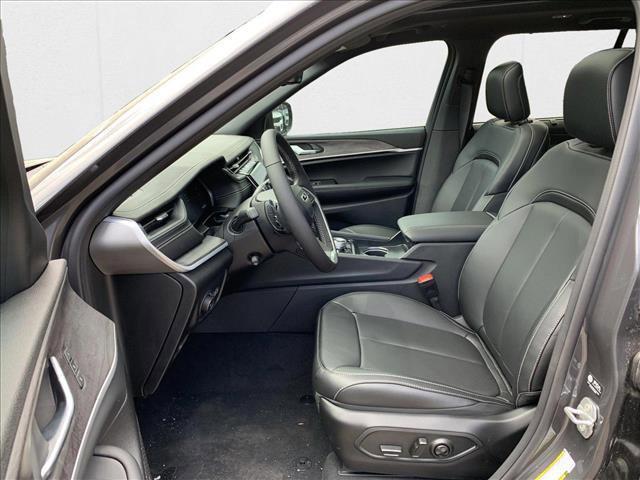 new 2025 Jeep Grand Cherokee car, priced at $50,549
