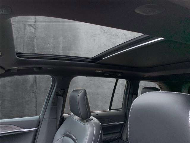 new 2025 Jeep Grand Cherokee car, priced at $53,595