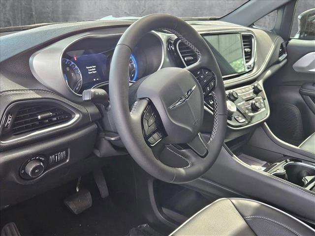 new 2025 Chrysler Pacifica car, priced at $52,757