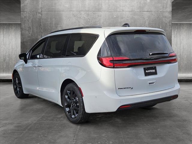 new 2024 Chrysler Pacifica car, priced at $42,982