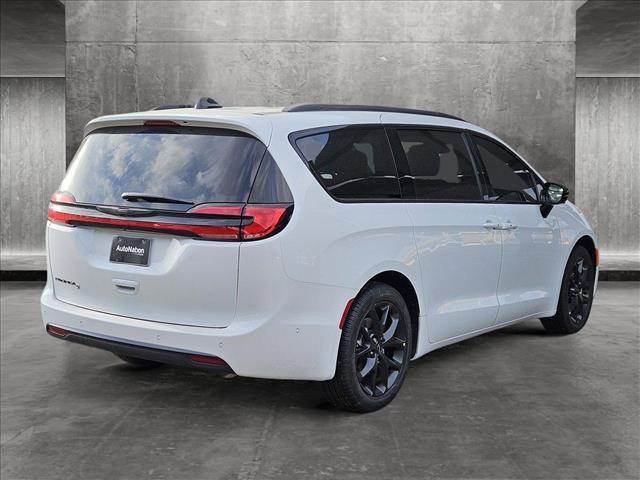 new 2024 Chrysler Pacifica car, priced at $42,982