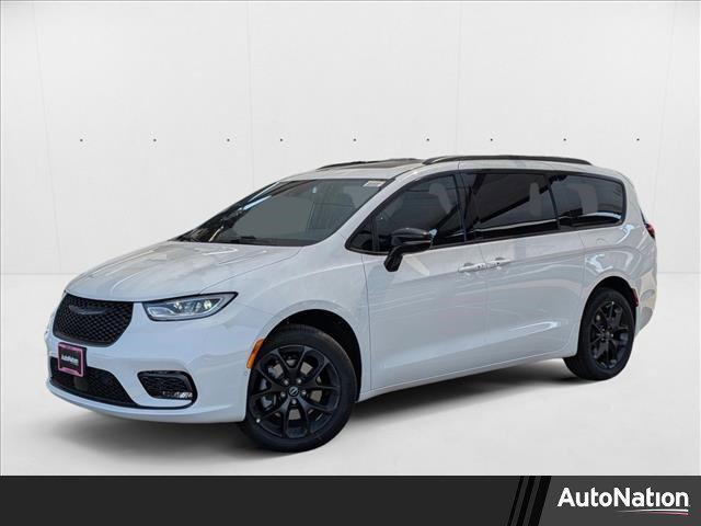 new 2026 Chrysler Pacifica car, priced at $55,584