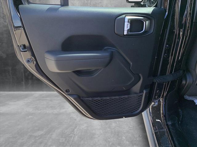 new 2025 Jeep Gladiator car, priced at $53,172