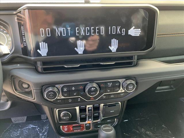 new 2025 Jeep Gladiator car, priced at $53,172