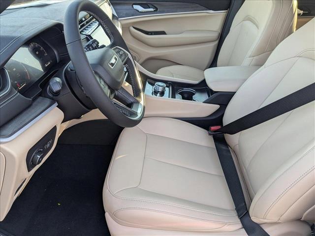 new 2025 Jeep Grand Cherokee car, priced at $43,894