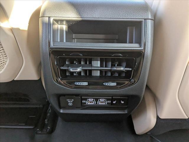 new 2025 Jeep Grand Cherokee car, priced at $43,894