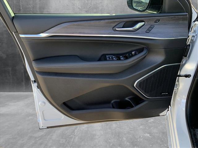 new 2025 Jeep Grand Cherokee L car, priced at $62,294