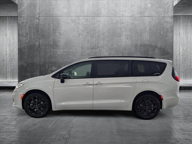 new 2025 Chrysler Pacifica car, priced at $52,472