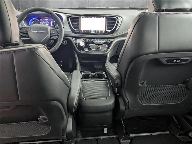 new 2025 Chrysler Pacifica car, priced at $52,472