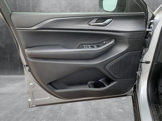 new 2025 Jeep Grand Cherokee car, priced at $43,299
