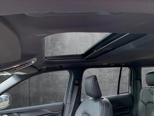 new 2025 Jeep Grand Cherokee car, priced at $43,299