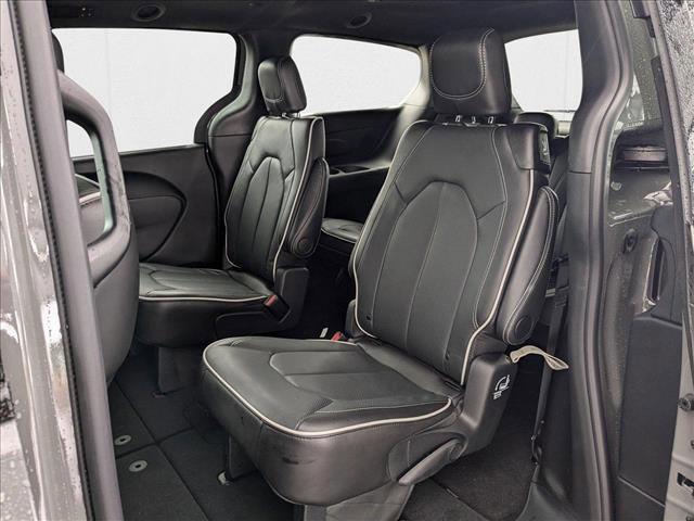 new 2025 Chrysler Pacifica car, priced at $49,396