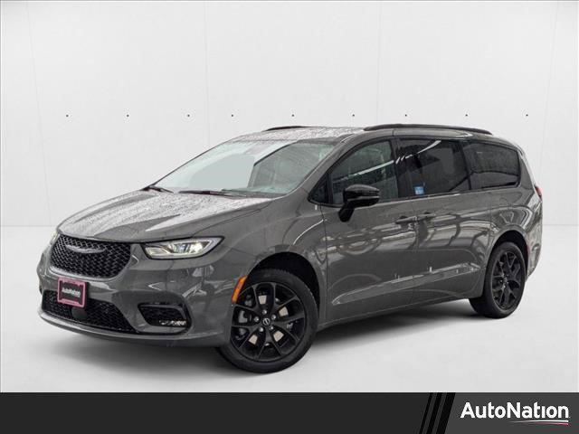 new 2025 Chrysler Pacifica car, priced at $52,896