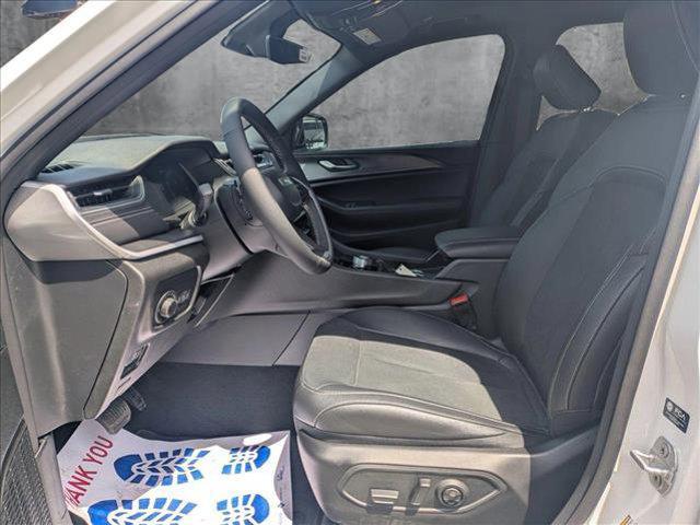new 2025 Jeep Grand Cherokee car, priced at $45,860
