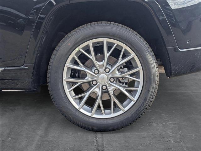 new 2025 Jeep Grand Cherokee car, priced at $57,890