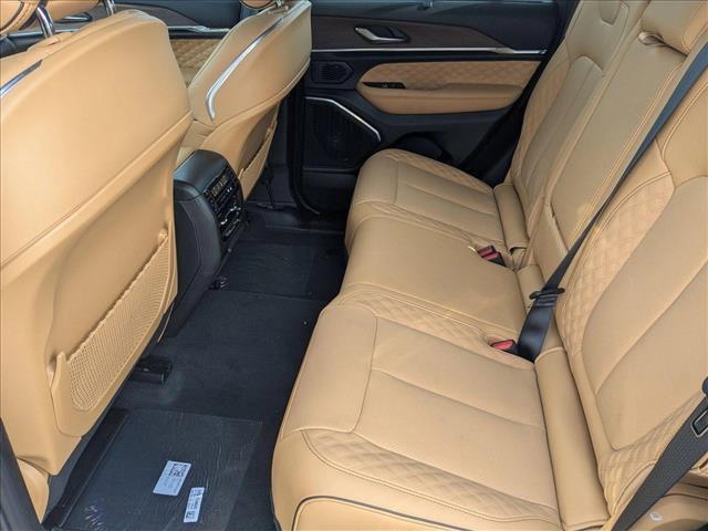 new 2025 Jeep Grand Cherokee car, priced at $57,890