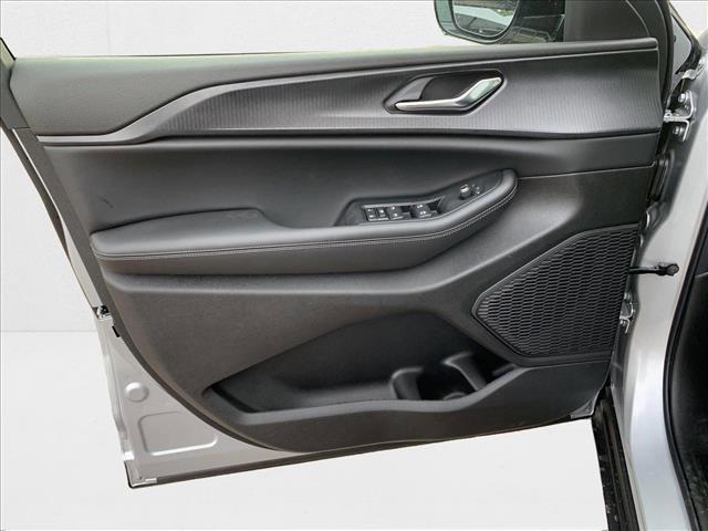 new 2025 Jeep Grand Cherokee car, priced at $40,505