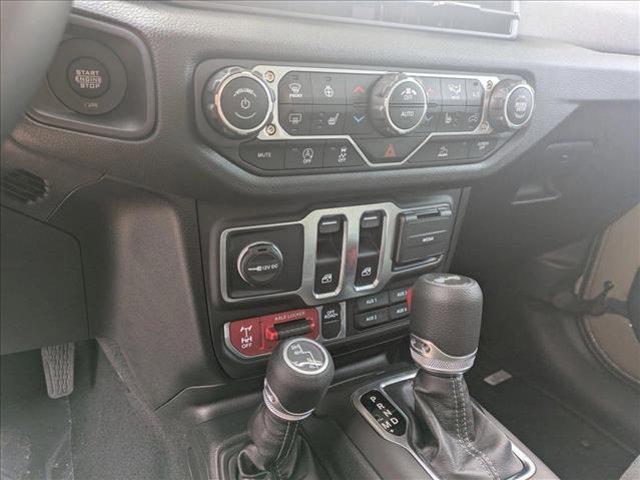 new 2025 Jeep Wrangler car, priced at $48,072