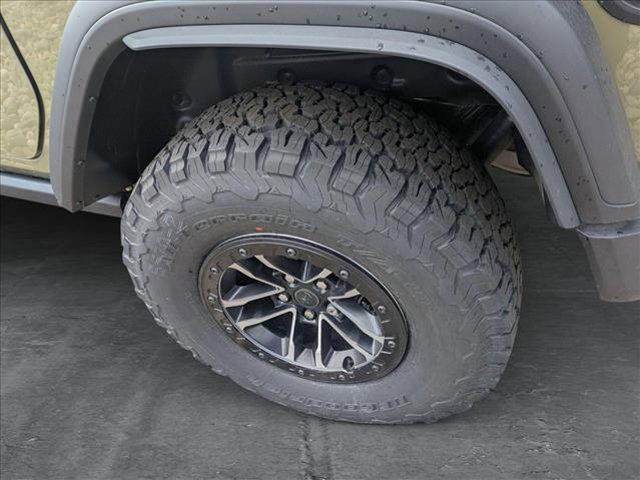 new 2025 Jeep Wrangler car, priced at $48,072