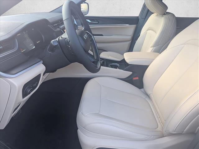 new 2025 Jeep Grand Cherokee car, priced at $45,820