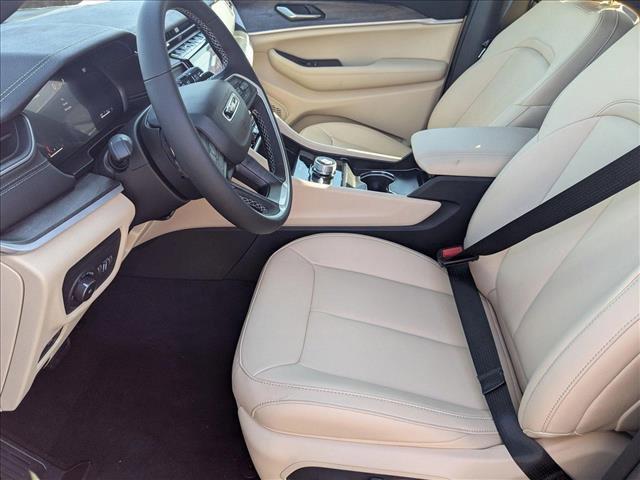 new 2025 Jeep Grand Cherokee car, priced at $45,254