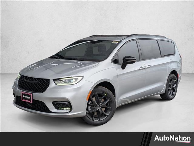 new 2026 Chrysler Pacifica car, priced at $55,779