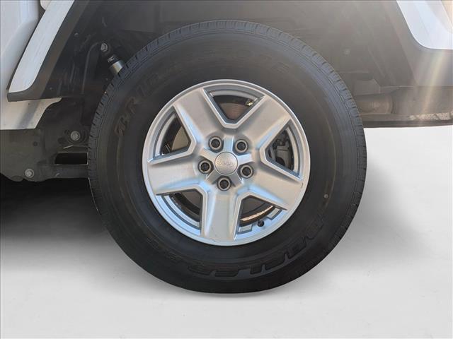 used 2022 Jeep Gladiator car, priced at $31,790