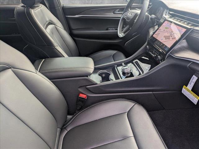 new 2025 Jeep Grand Cherokee car, priced at $50,401