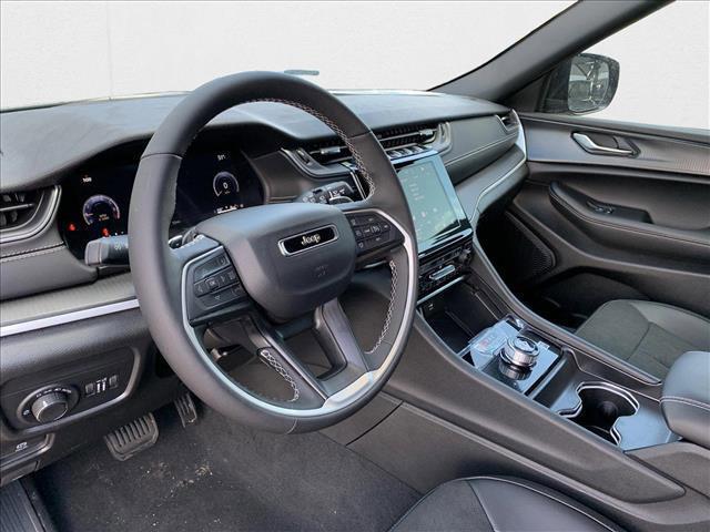 new 2025 Jeep Grand Cherokee car, priced at $42,801
