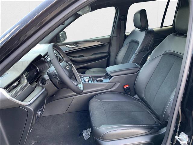 new 2025 Jeep Grand Cherokee car, priced at $42,801