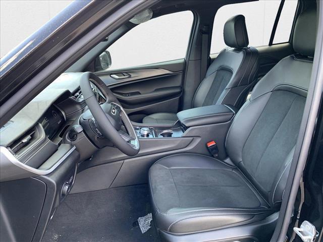 new 2025 Jeep Grand Cherokee car, priced at $42,801