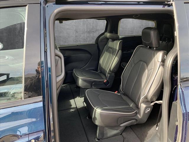 new 2025 Chrysler Pacifica car, priced at $52,896