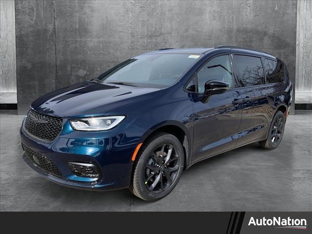 new 2025 Chrysler Pacifica car, priced at $52,896