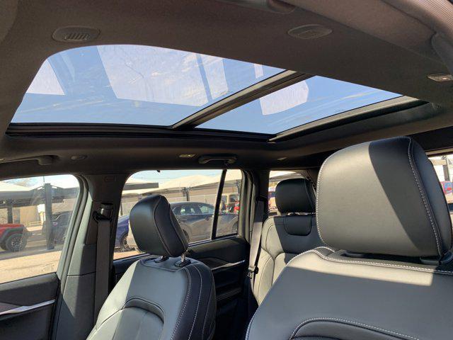 new 2025 Jeep Grand Cherokee car, priced at $51,095